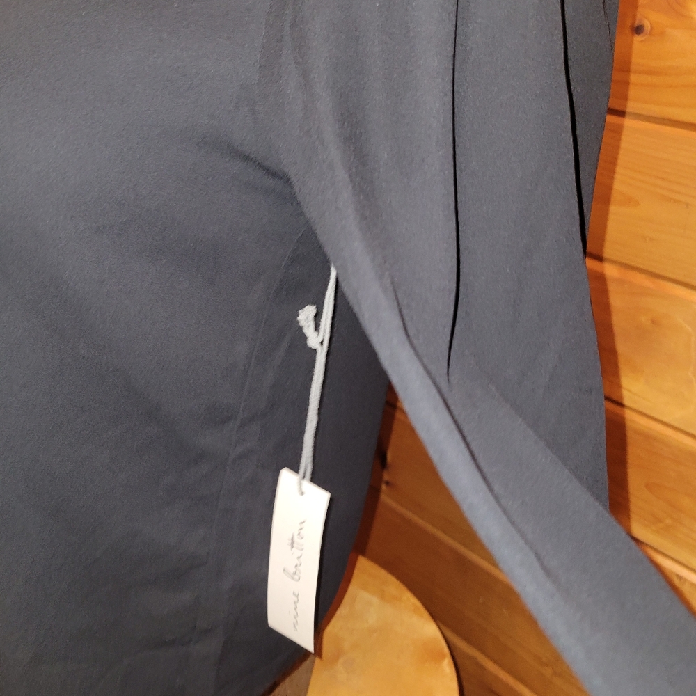 💰⏳️Nine Britton Scalloped V neck Sheer Blouse NWT MED - Picture 5 of 9